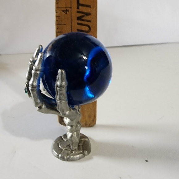 Vintage Spoontiques Pewter Skeleton Hand Holding Blue Crystal Ball - Picture 7 of 7